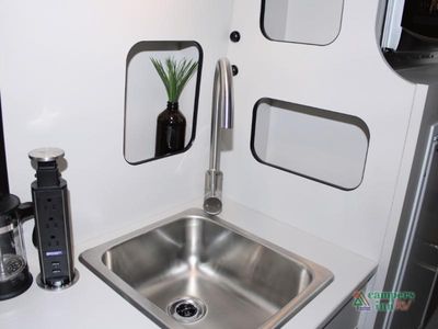2026 Airstream Rangeline - Photo 43