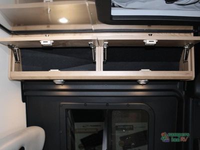 2026 Airstream Rangeline - Photo 37