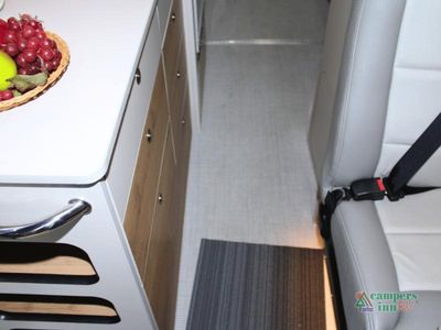 2026 Airstream Rangeline - Photo 38