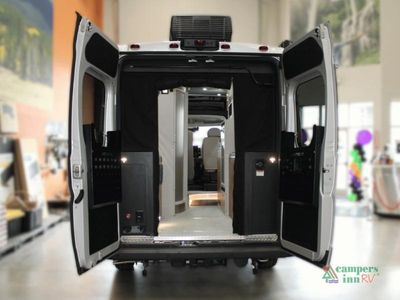 2026 Airstream Rangeline - Photo 9