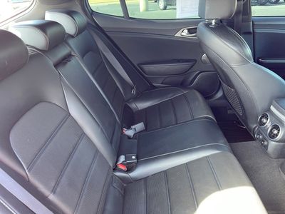 2018 Kia Stinger — photo 14 view