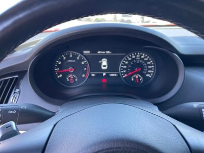 2018 Kia Stinger — photo 10 view