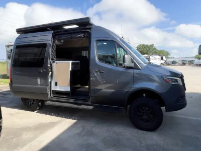 2025 Storyteller Overland DARK MODE - Photo 18