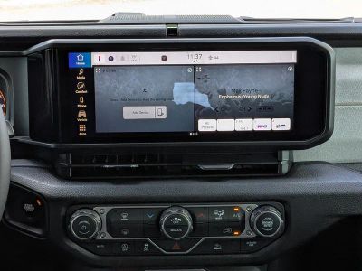 2026 Jeep Wrangler — photo 18 view