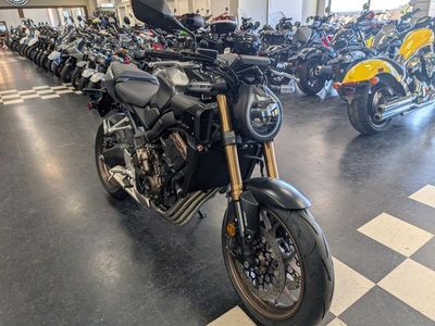 2026 Honda CB650R E-Clutch - Photo 2