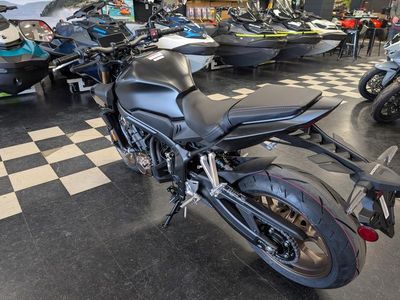 2026 Honda CB650R E-Clutch - Photo 6