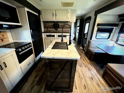 2022 Venture RV SportTrek - Photo 6