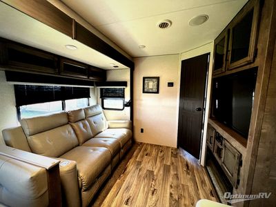 2022 Venture RV SportTrek - Photo 7