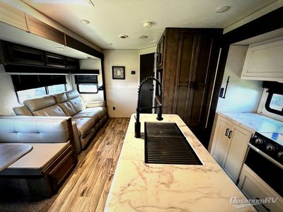 2022 Venture RV SportTrek - Photo 5