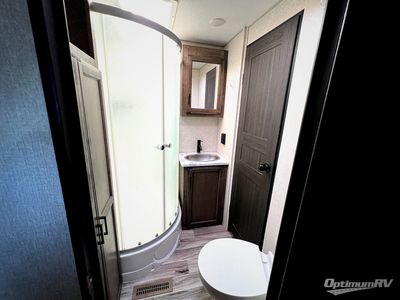 2022 Venture RV SportTrek - Photo 17
