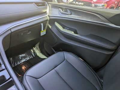 2025 Jeep Grand Cherokee L — photo 15 view