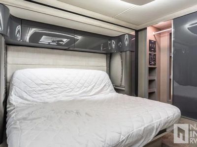 2018 Winnebago Horizon — photo 20 view