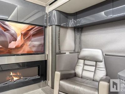 2018 Winnebago Horizon — photo 11 view