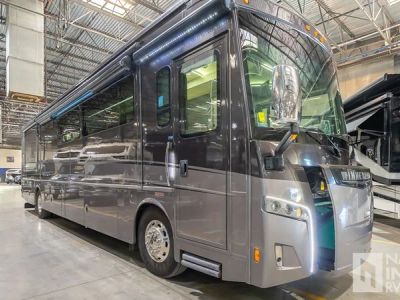 2018 Winnebago Horizon — front three-quarter view