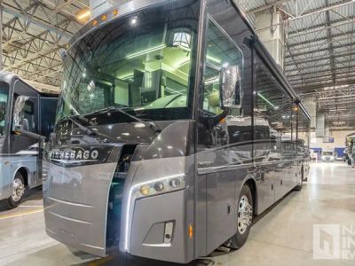 2018 Winnebago Horizon — interior view