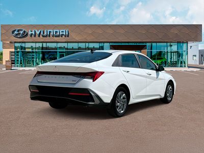 2025 Hyundai Elantra Hybrid - Photo 38