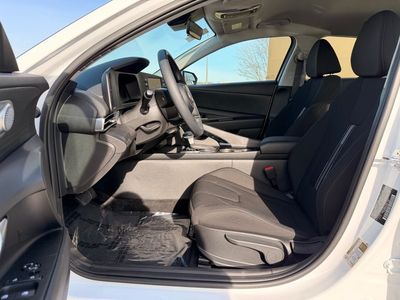 2025 Hyundai Elantra Hybrid - Photo 24