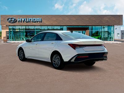 2025 Hyundai Elantra Hybrid - Photo 36
