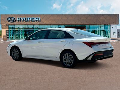 2025 Hyundai Elantra Hybrid - Photo 35