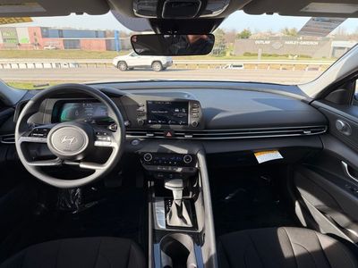 2025 Hyundai Elantra Hybrid - Photo 26