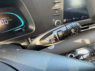 2025 Hyundai Elantra Hybrid - Photo 13