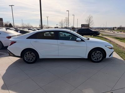 2025 Hyundai Elantra Hybrid - Photo 6