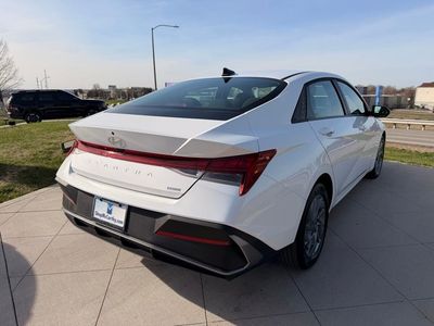 2025 Hyundai Elantra Hybrid - Photo 5