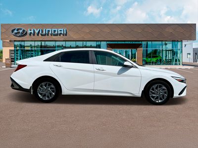 2025 Hyundai Elantra Hybrid - Photo 40