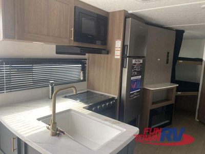 2026 CrossRoads RV Fun Time — photo 18 view