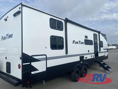 2026 CrossRoads RV Fun Time — rear three-quarter view