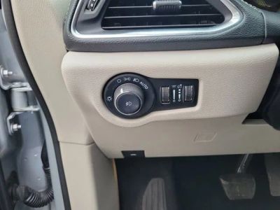 2023 Chrysler Pacifica — photo 16 view
