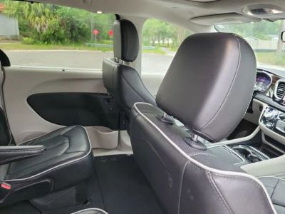 2023 Chrysler Pacifica — photo 32 view