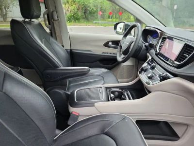2023 Chrysler Pacifica — photo 35 view