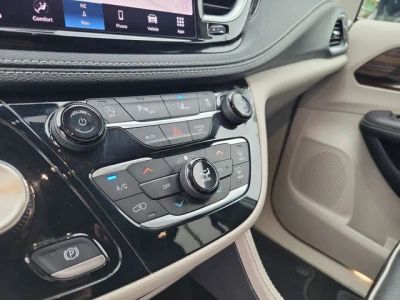 2023 Chrysler Pacifica — photo 24 view