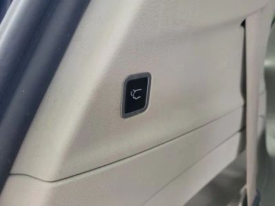 2023 Chrysler Pacifica — photo 10 view