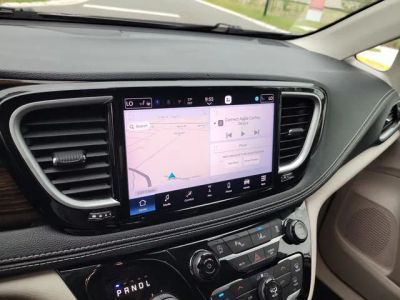 2023 Chrysler Pacifica — photo 21 view