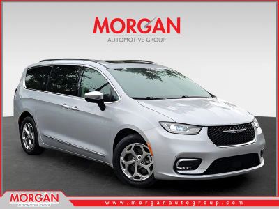 2023 Chrysler Pacifica Limited in Silver — front three-quarter view