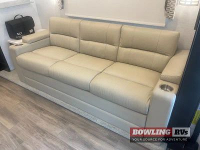 2022 Reatta 37K — photo 12 view