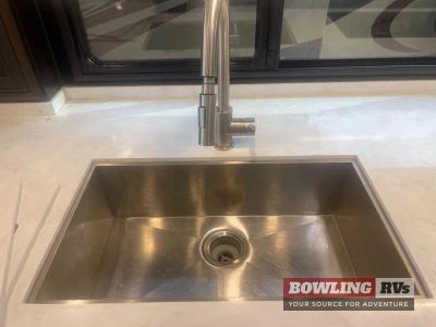 2022 Reatta 37K — photo 20 view