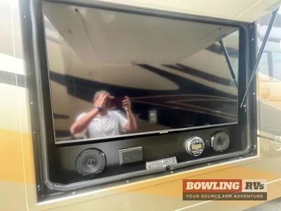 2022 Reatta 37K — photo 9 view