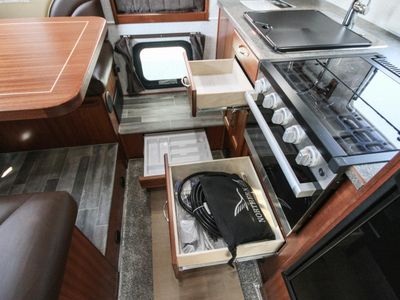 2026 Northern Lite Limited Edition 9-6LEWB — photo 16 view