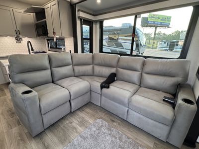 2026 Jayco Seismic - Photo 15