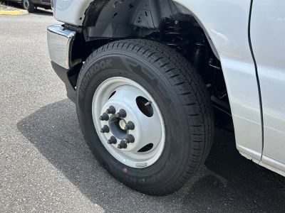 2026 Ford E-350SD — photo 33 view