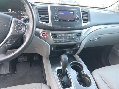 2019 Honda Ridgeline — photo 12 view