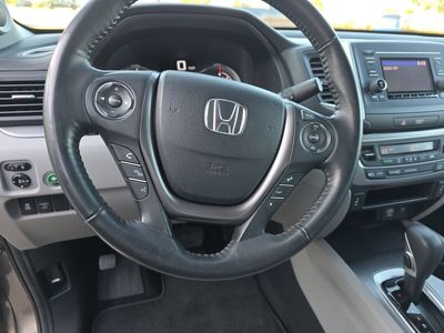2019 Honda Ridgeline — photo 8 view