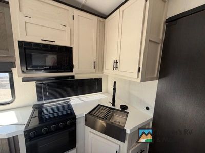 2025 Forest River RV Cherokee Arctic Wolf - Photo 24