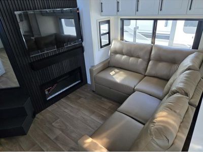 2026 Grand Design Solitude - Photo 10