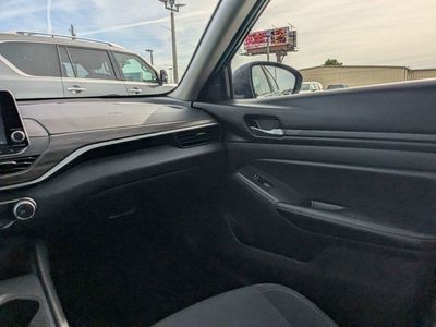 2025 Nissan Altima - Photo 15