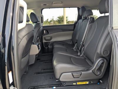 2026 Kia Carnival Hybrid — photo 17 view