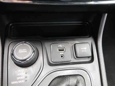 2022 Jeep Cherokee - Photo 22